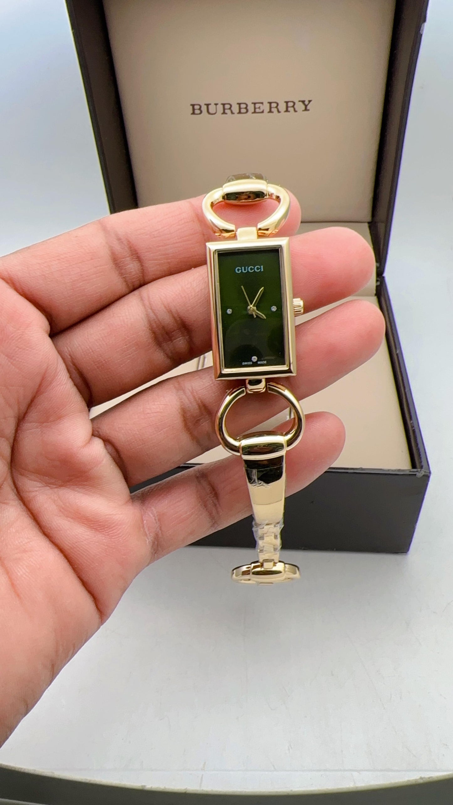 Elegant Women’s Rectangular Bracelet Watch – Luxury Gold Dial Designer Style Watch for Ladies
