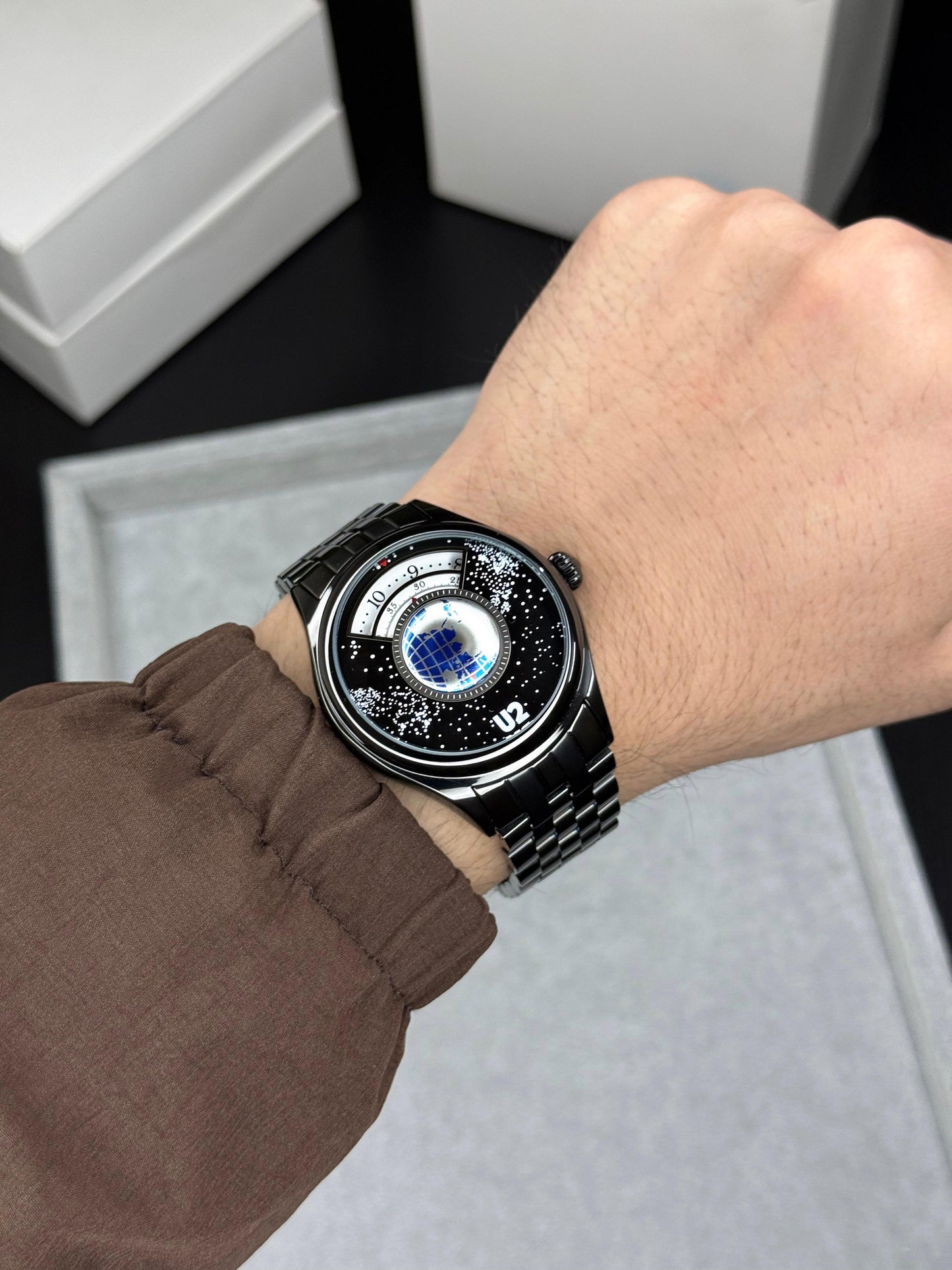 Black Stainless Steel Luxury Watch for Men – Rotating Globe Dial Designer Watch | Premium Metal Strap | Statement Timepiece
