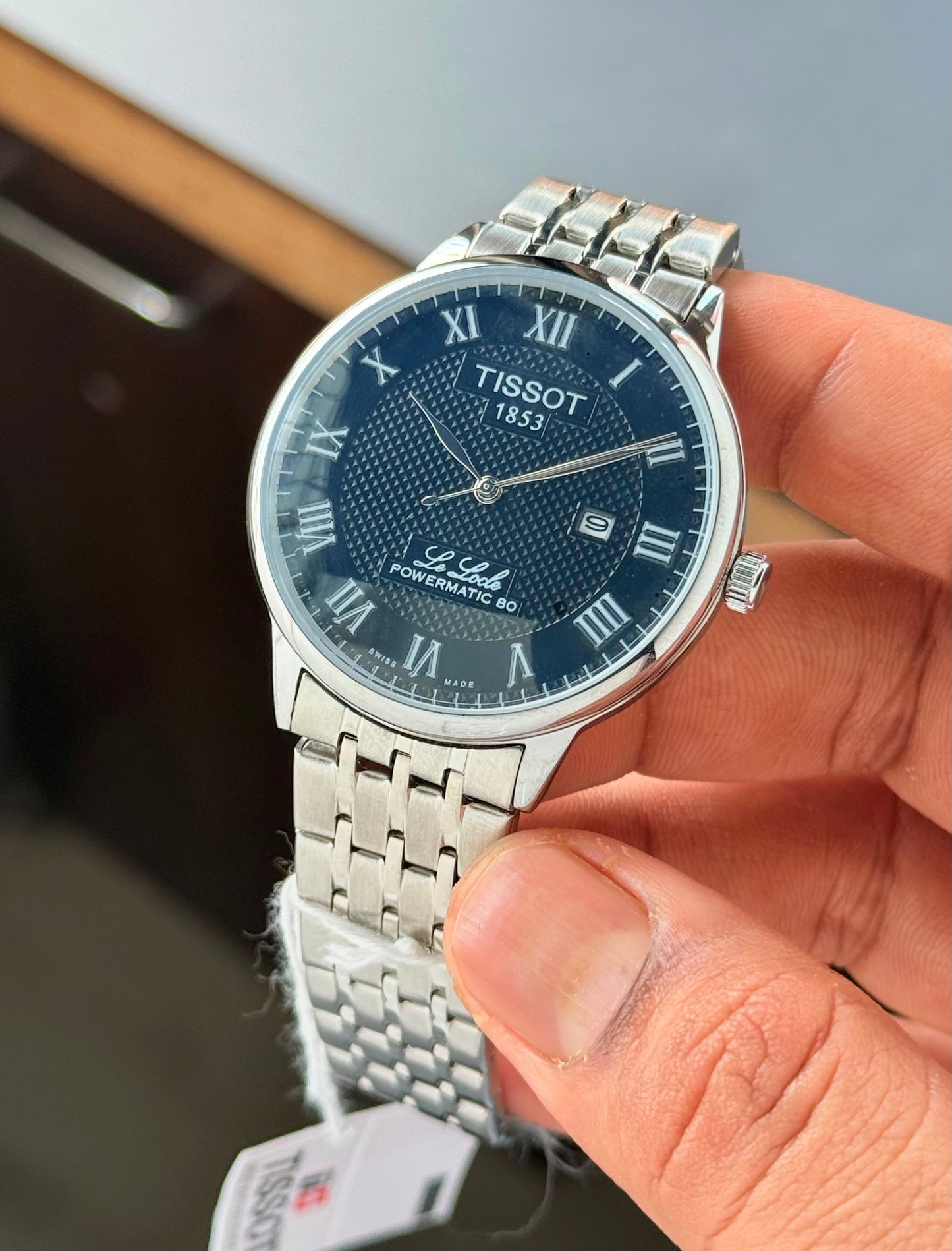 Premium Classic Quartz Watch – Textured Dial Stainless Steel Edition
